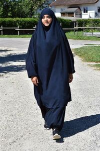 Jilbab Set mit Khimar und Hose - Einfache Eleganz und bequemer Tragekomfort  marineblau