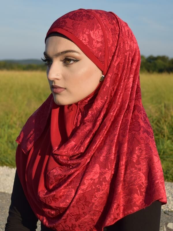 Kuwaiti Hijab bi-matière en dentelle rouge