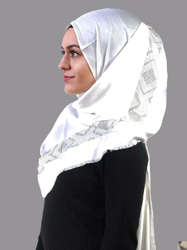 Trendy scarf with glitter white