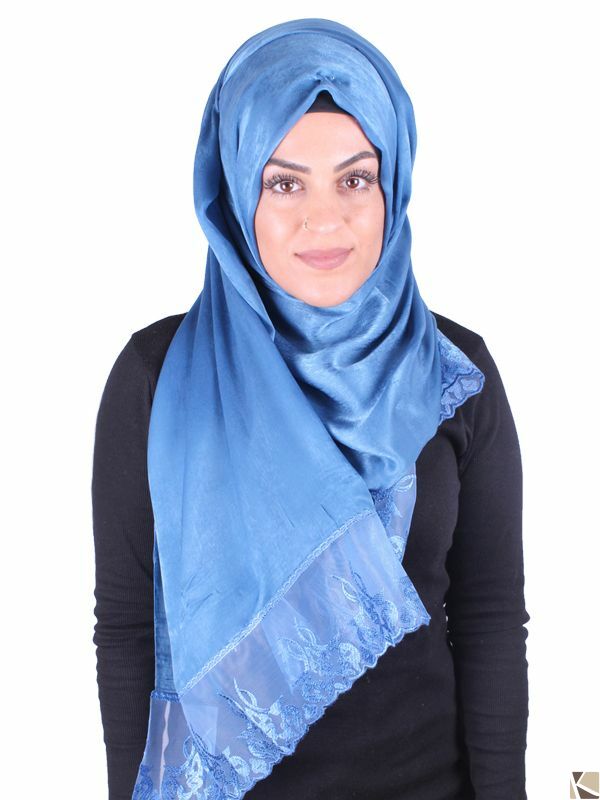 Scarf with lace edge blue