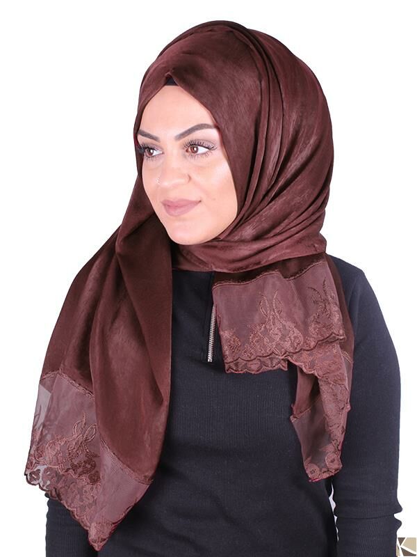 Scarf with lace edge brown