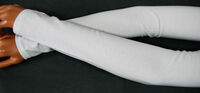 Gloves extra long 45 cm white
