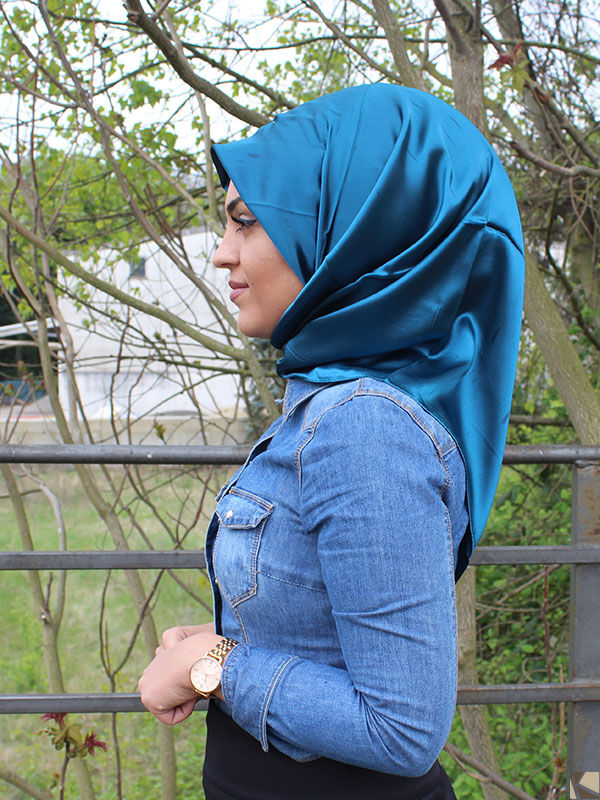 Hijab Satin bleu azur