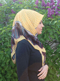 Hijab Kopftuch  gelbbraun