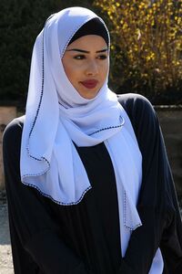 Écharpe avec bordure en tricot blanc